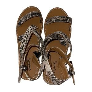 Qupid Snakeskin Strappy Espadrilles size 6